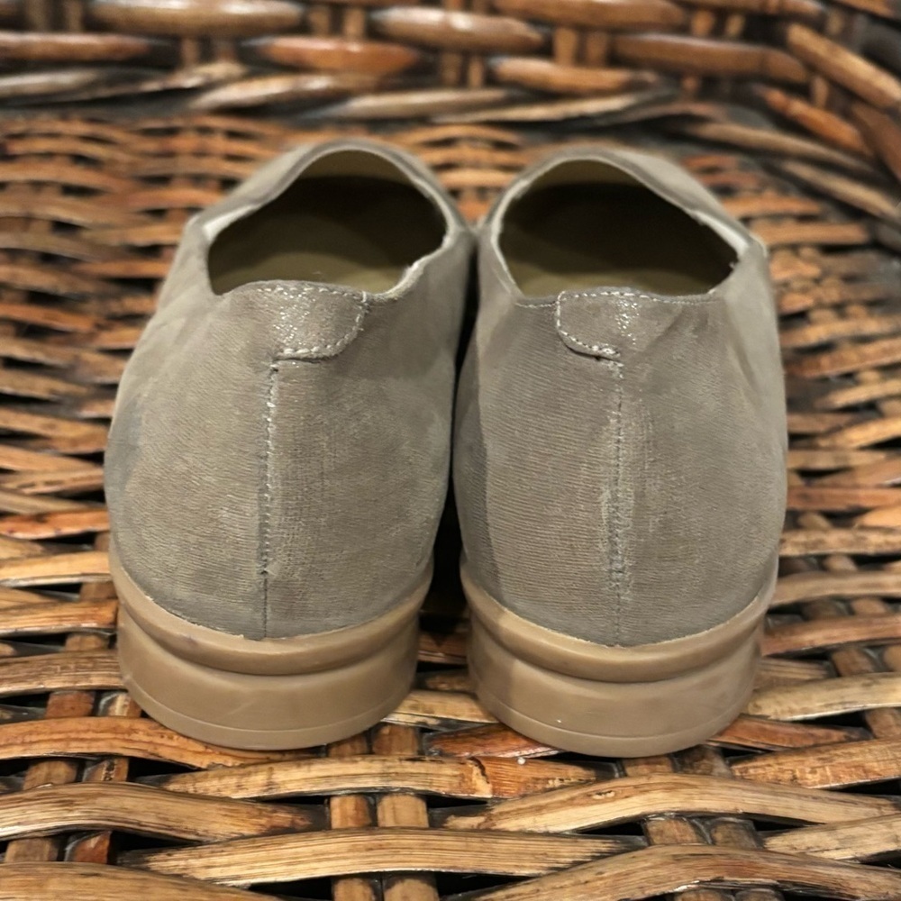 Sesto Meucci Tan Flats Timeless Loafers make in Italy . Size 11 - Picture 3 of 16
